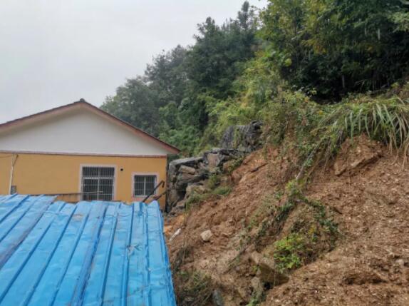 大石門村5組滑坡