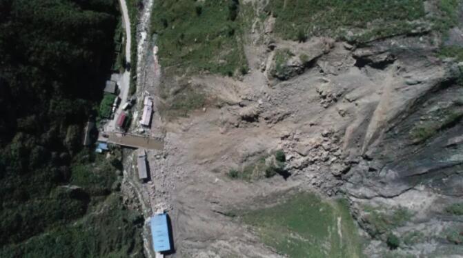 西爾隧道崩塌全貌